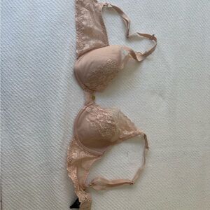 Natori Lace Bra in Soft Beige